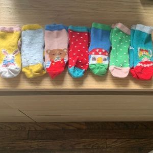 Baby Boden 7 pairs of socks 3-6mo